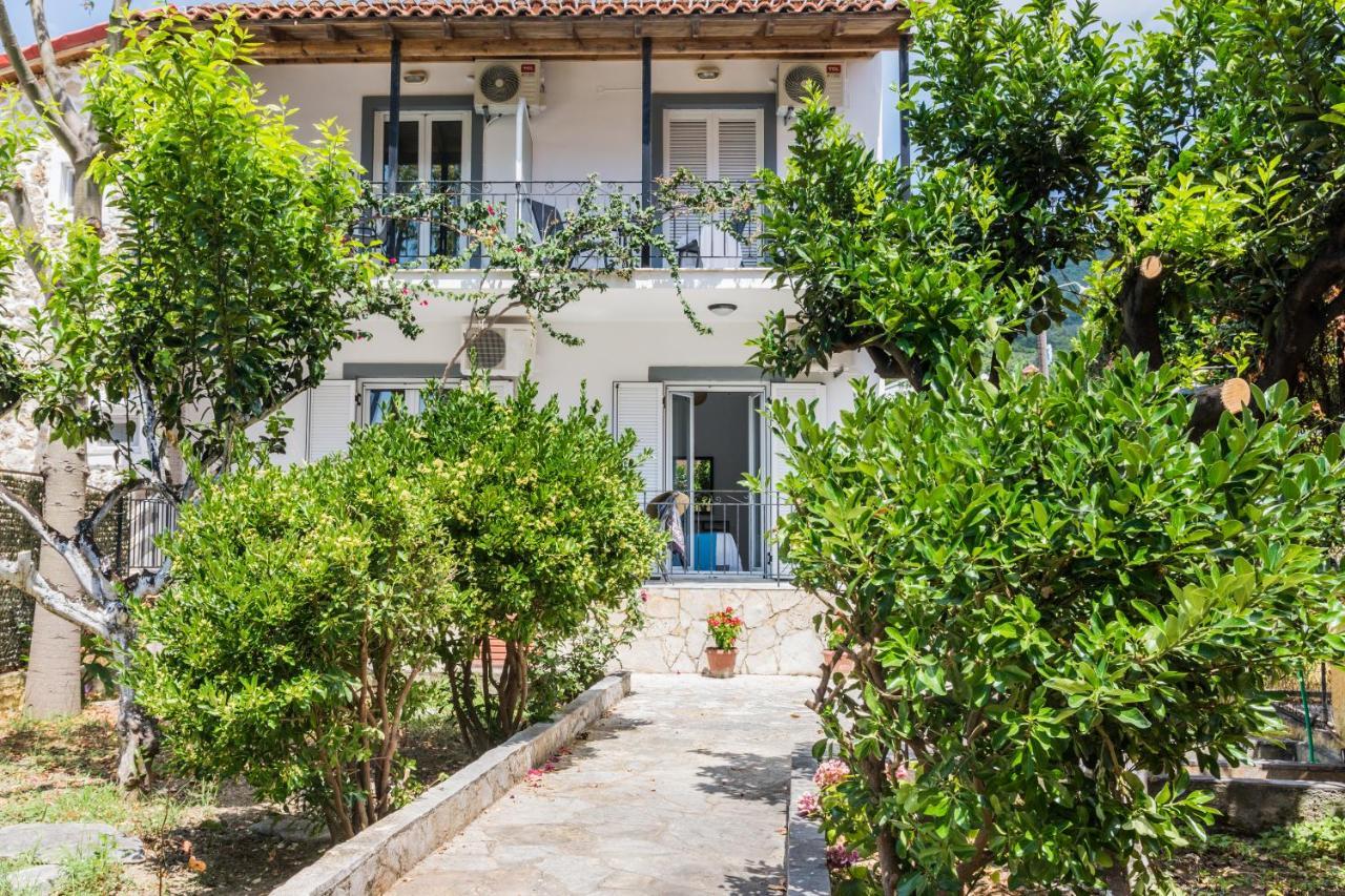 Irini Apartments And Studios Agios Gordios  Bagian luar foto